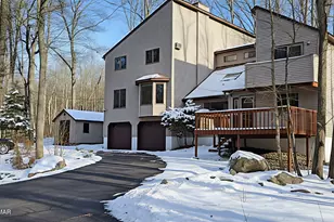 228 Edinburgh Rd, Bushkill, PA 18324 - Photo 1