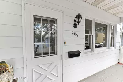  205 Schuylkill Avenue, Tamaqua, PA 18252 - Photo 2