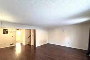 8315 Countryside Ln, Fogelsville, PA 18051 - Photo 10