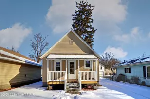 17 Park St, East Stroudsburg, PA 18301 - Photo 2