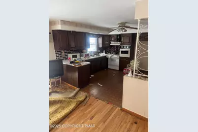  1045 Lincoln Avenue, Nanticoke, PA 18634 - Photo 2