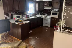 1045 Lincoln Ave, Nanticoke, PA 18634 - Photo 2