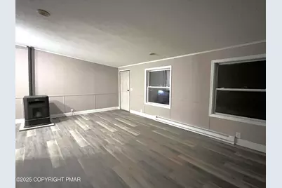  655 Long Mountain Road, Effort, PA 18330 - Photo 6