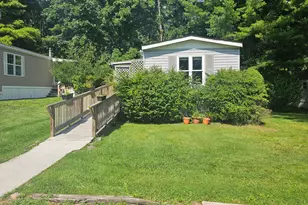 145 Gold Ln, Stroudsburg, PA 18360 - Photo 2
