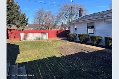  9 W Jewel Street, Roseto, PA 18013 - Photo 8