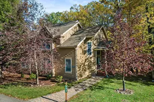 484 Spruce Dr, Tannersville, PA 18372 - Photo 1