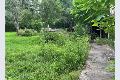  410 Hunters Farm Road, Henryville, PA 18332 - Photo 4