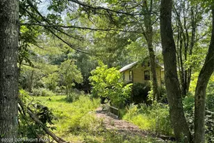 410 Hunters Farm Rd, Henryville, PA 18332 - Photo 4