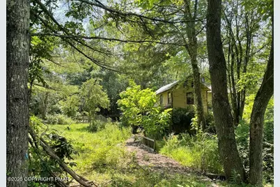  410 Hunters Farm Road, Henryville, PA 18332 - Photo 8