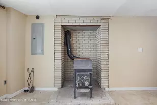 765 Country Pl Dr, Tobyhanna, PA 18466 - Photo 4