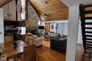 6298 Decker Rd, Bushkill, PA 18324 - Photo 4