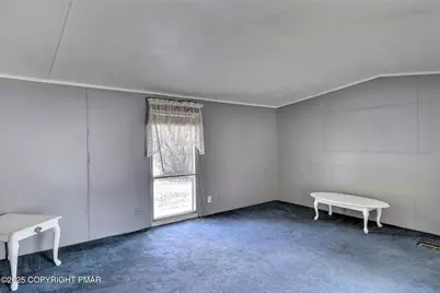  205 Oak Run Lane, Stroudsburg, PA 18360 - Photo 14