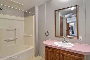 205 Oak Run Ln, Stroudsburg, PA 18360 - Photo 18