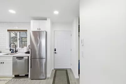  26 Middle Village Way, Tannersville, PA 18372 - Photo 4