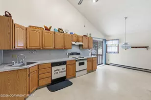 75 Hilltop Cir, East Stroudsburg, PA 18302 - Photo 12