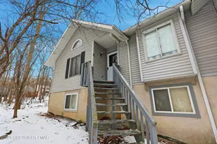 75 Hilltop Cir, East Stroudsburg, PA 18302 - Photo 4