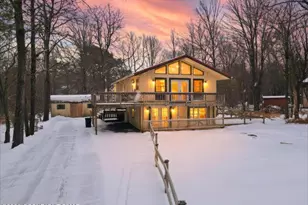 401 Clearview Dr, Long Pond, PA 18334 - Photo 1