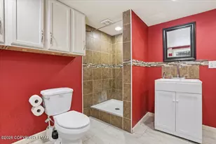 401 Clearview Dr, Long Pond, PA 18334 - Photo 34