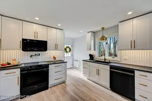 205 Winona Rd, Mount Pocono, PA 18344 - Photo 12