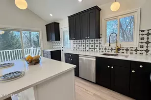 899 Lower Mountain Dr, Effort, PA 18330 - Photo 16