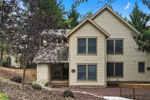 412 Hickory Dr, Tannersville, PA 18372 - Photo 4