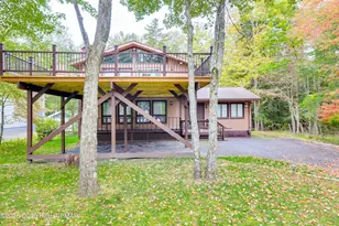 353 Scotch Pine Dr, Pocono Summit, PA 18346 - Photo 2