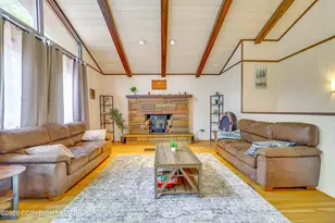 353 Scotch Pine Dr, Pocono Summit, PA 18346 - Photo 4