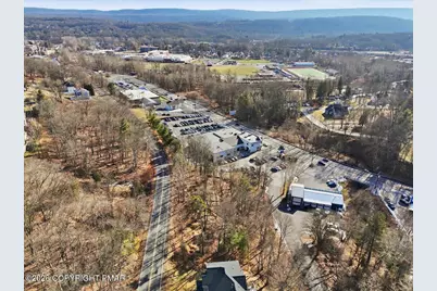  102 Edgemont Road, Stroudsburg, PA 18360 - Photo 14