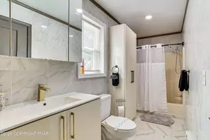 7901 Sleepy Hollow Dr, Tobyhanna, PA 18466 - Photo 8