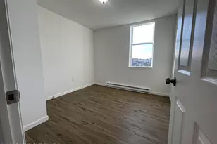 548 Main St, Stroudsburg, PA 18360 - Photo 2