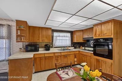  319 Falcone Avenue, Roseto, PA 18013 - Photo 28