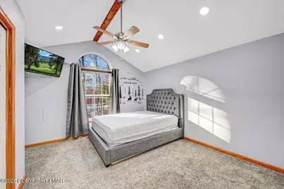  220 Stillwater Drive, Pocono Summit, PA 18346 - Photo 32