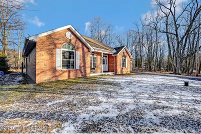  220 Stillwater Drive, Pocono Summit, PA 18346 - Photo 2