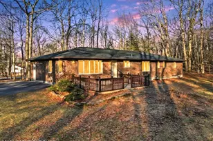 237 Shady Oaks Dr, Saylorsburg, PA 18353 - Photo 2