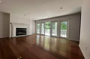 1055 Skyview Dr, East Stroudsburg, PA 18302 - Photo 4