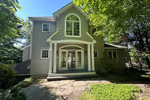 1055 Skyview Dr, East Stroudsburg, PA 18302 - Photo 1