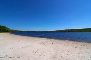 106 3rd St, Gouldsboro, PA 18424 - Photo 18