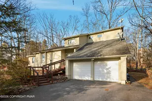 315 Rolling Hills Dr, East Stroudsburg, PA 18302 - Photo 2