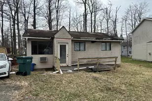 6337 Ventnor Dr, Tobyhanna, PA 18466 - Photo 1