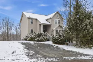 209 Sycamore Ct, Tannersville, PA 18372 - Photo 2