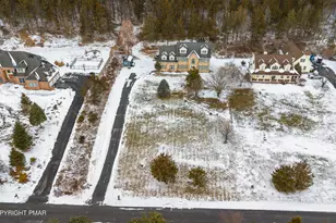 137 Old Kettle Ct, Stroudsburg, PA 18360 - Photo 8