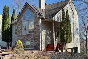 64 Longview Dr, Lake Harmony, PA 18624 - Photo 1