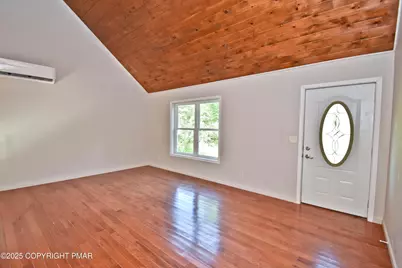  348 Summit Road, Swiftwater, PA 18370 - Photo 4