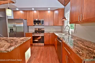 348 Summit Rd, Swiftwater, PA 18370 - Photo 10