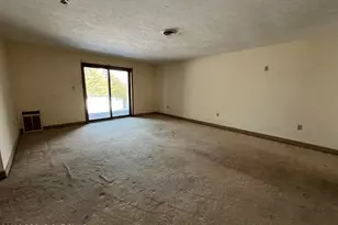 146 Foxfire Dr, Mount Pocono, PA 18344 - Photo 4