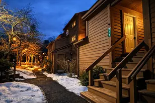 138 English Ct, Bushkill, PA 18324 - Photo 1