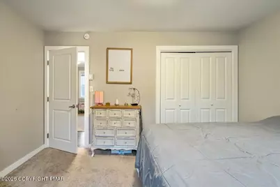  241 Squirrelwood Court, Effort, PA 18330 - Photo 18