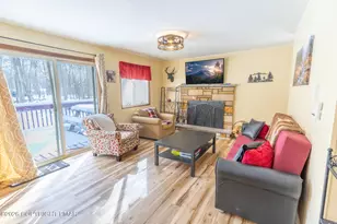 1881 Beverly Ct, Tobyhanna, PA 18466 - Photo 2