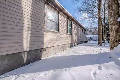  1914 Horseshoe Bend, Tobyhanna, PA 18466 - Photo 8