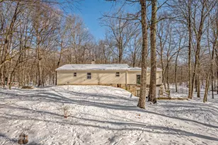 2110 Owl Pass Rd, Bushkill, PA 18324 - Photo 4